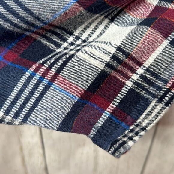 Eddie Bauer Mens Plaid Flannel Shirt Navy Burgundy Cozy Rustic Fall Outdoor - Picture 10 of 14